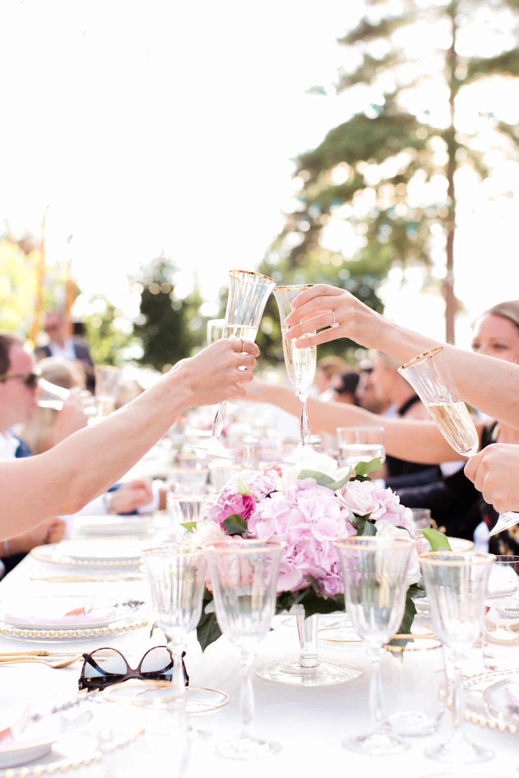 Knigge-Tipps: So benehmen sich Brautpaare und Gäste richtig